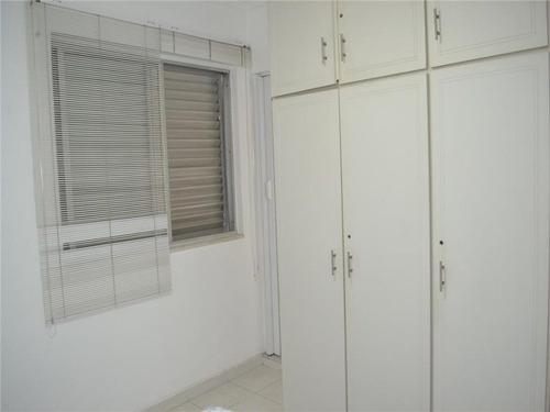 Imagem 7 de 13 de Guarujá-praia Das Pitangueiras- Reformado-02 Dormitórios-01 Suíte-dep.de Emprega-01 Vaga - Ap2476 - 34709152