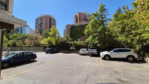 Departamento 3/2, Excelente Ubicación, Las Condes