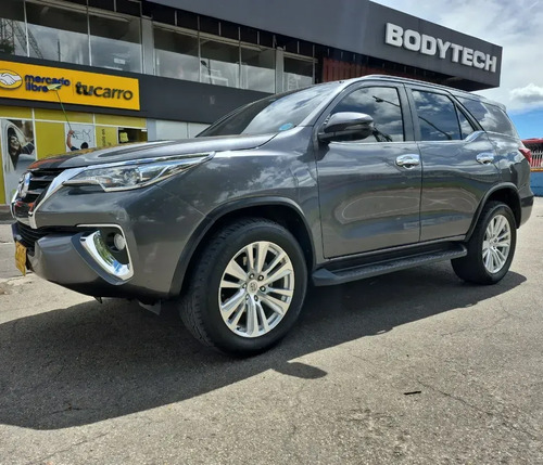 Toyota Fortuner 2.7L 4X2 At
