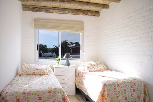 Imagen 19 de 30 de Casa De 3 Dormitorios Y 2 Baños A 50 Mts De La Playa