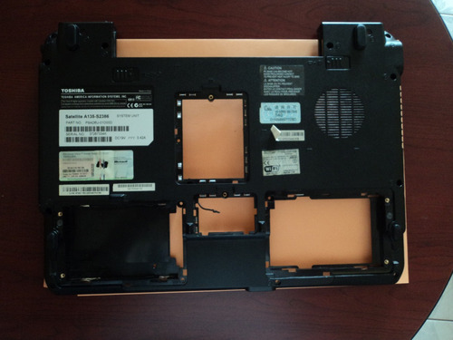 Carcasa Inferior Base Toshiba A135 (Usado)