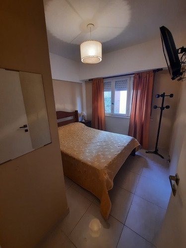 Imagen 11 de 14 de Departamento 2 Ambientes En Pleno Centro Comercial C/ Coche
