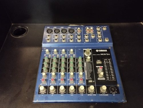 Consola Analógica Yamaha Mg8 / 2fx