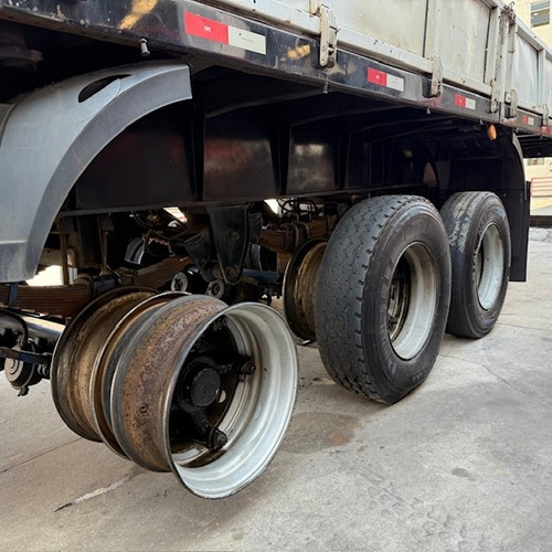 Carreta Randon Carga Seca C/ 12 Locks Container Sem Pneus