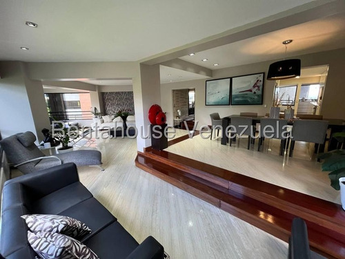 Apartamento En Venta En Clnas. De Valle Arriba Con Áreas Modernas Y Lujosas