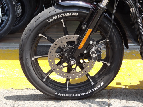 Harley Davinson Iron 883