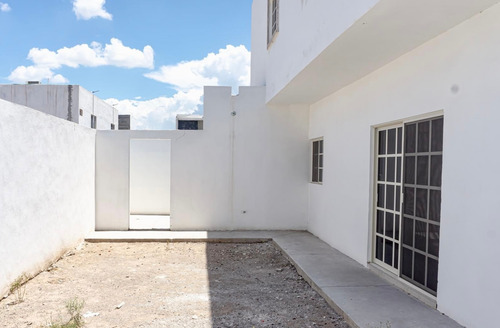 Casa En Venta En Los Arrayanes, Gómez Palacio, Durango