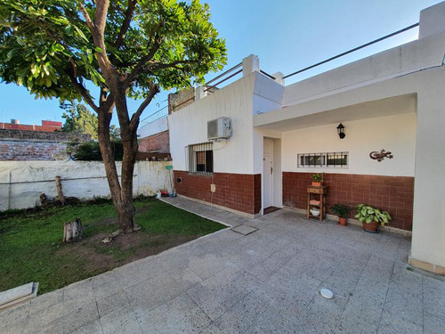 Oportunidad!!!! - Ph De 3 Ambientes Con Jardin, Patio Y Terraza-en Venta