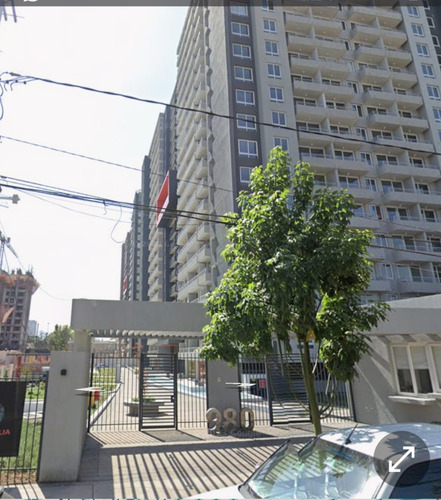 Excelente Ubicación De Departamento De 2 D Y 2 B, Metro