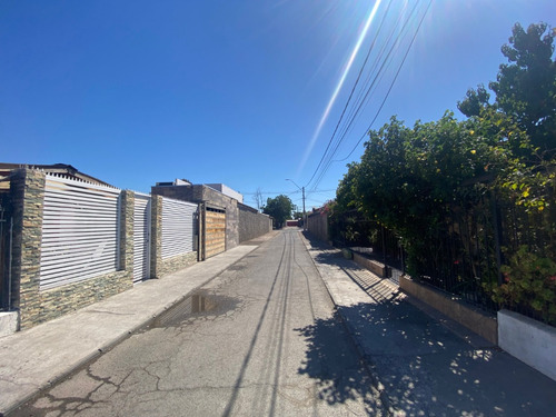 Casa Con Gran Terreno De Dos Dormitorios Y Dos Baños