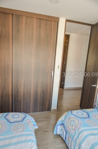 Imagen 11 de 14 de Zipaquirá Vendo Apartamento En 3 Pisos Por Escaleras Garajes $340