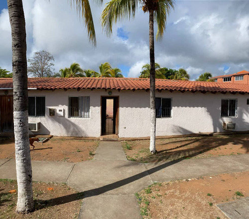 Casa En Venta Sector Paraguachiisla De  Margarita 