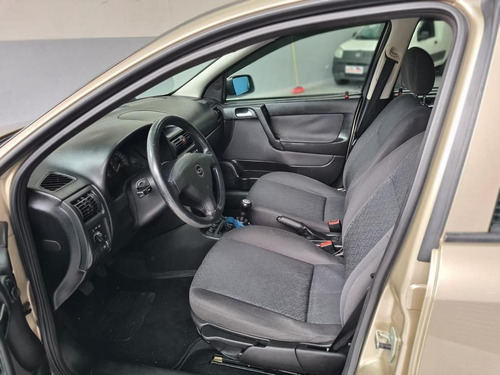 Imagem 9 de 12 de Chevrolet Astra