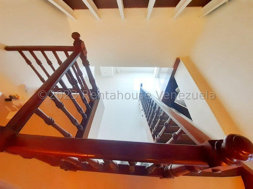 Apartamento En Venta En Los Naranjos Del Cafetal Con Espectacular Vista Al Ávila