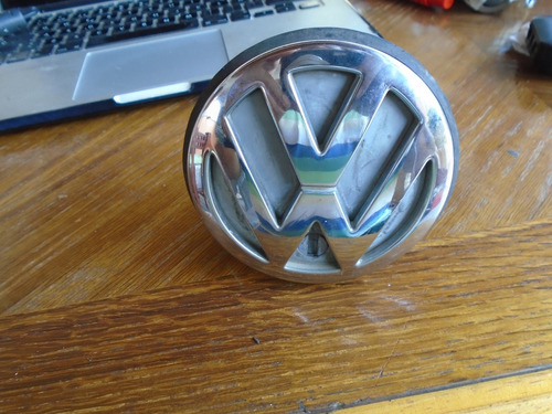 Vendo Emblema Y Lavin Del Maletro De Volkswagen Jetta, 2002