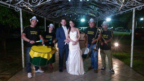 Imagen 1 de 3 de Servicio De Batucada Y Bailarinas Y Zanquista