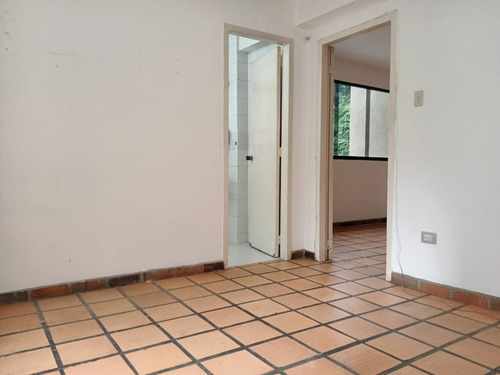 Apartamento/ Alquiler/ Colinas De Bello Monte/ 80m2/ 2h-2b-1p