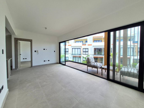 Apartamento Penthouse En Alquiler En Vistaca, Punta Cana, 2h