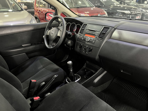 Nissan Tiida 1.8 S 16V FLEX 4P MANUAL