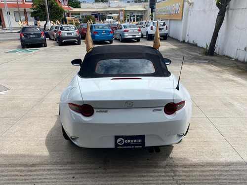 Imagen 8 de 12 de Mazda Mx-5 2016 2.0 Sport Mt