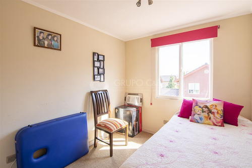 Casa En Venta De 3 Dorm. Santa María Del Peñón, Puente Alto