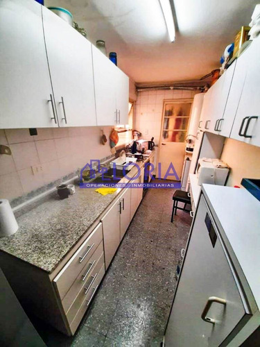 Imagen 16 de 23 de 4 Ambientes - Frente - Balcon - Cochera Fija - Oportunidad.-