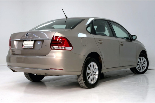 Imagen 13 de 15 de Volkswagen Vento Sedan 4 Pts Comforline, Td, Tm5, A/ac, Ve,