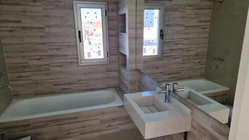Imagen 23 de 30 de Duplex A Estrenar