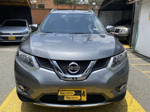 Nissan X-Trail 7 puestos 2.5 Advance 4x2