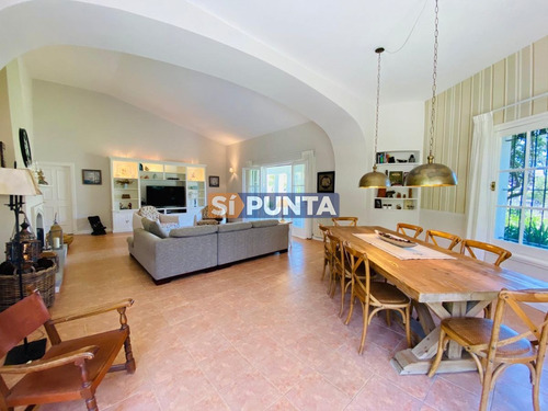Imagen 7 de 20 de En El Corazon De La Mansa , Espectcular Residencia