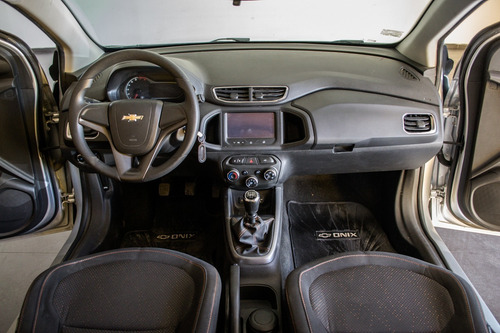 Imagen 12 de 19 de Chevrolet Onix 1.4 Ltz Mt 98cv 2015 Onv