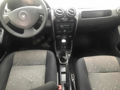 Imagem 4 de 10 de Renault Logan 2013 1.0 16v Expression Hi-flex 4p