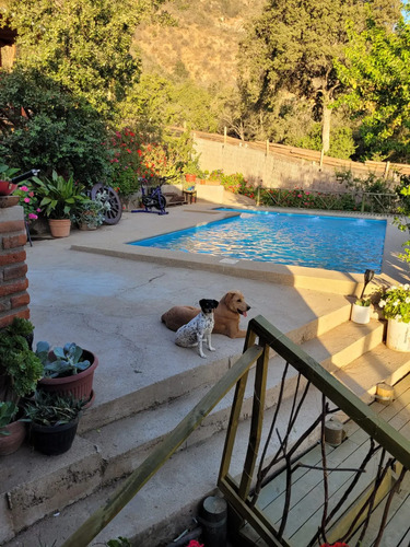 **acogedora Cabaña Con Piscina A Puerta Cerrada**