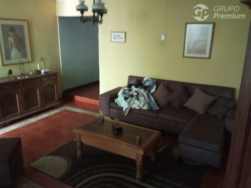 Casa En Venta De 4 Dorm. En San Ramón