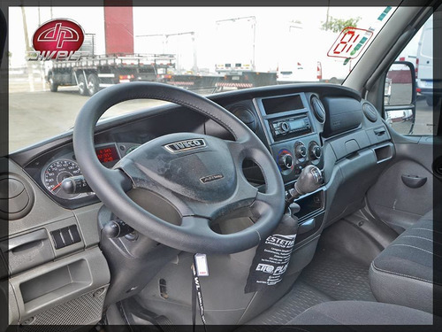 Imagem 11 de 15 de Iveco Daily 35s14 Carroceria Em Madeira 2018