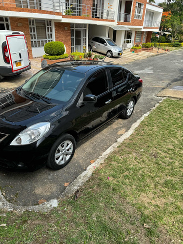 Nissan Versa 1.6 Advance