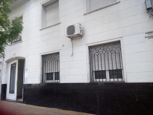 Casa En Venta - 3 Dormitorios 3 Baños - Cochera - 120mts2 - La Plata