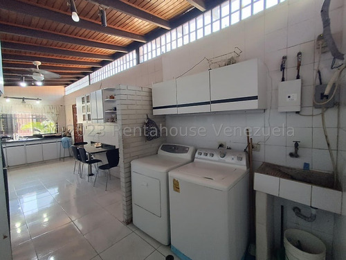 Rent-a-house Vende Hermosa Casa, En Los Samanes, Maracay, Estado Aragua, 25-13842 Gf.