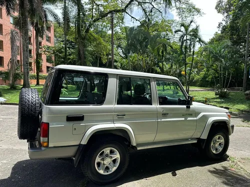Land Cruiser Serie 76 V6 4.0