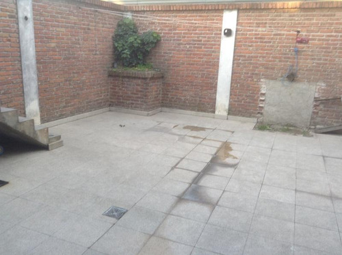 Imagen 11 de 18 de Propiedad De 4 Ambientes En 2 Plantas - Excelente Ubicacion - Lanus Oeste