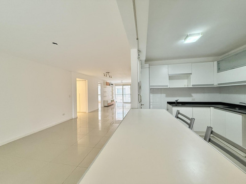 Moderno Departamento En Venta Sobre Av. Libertador - Punta Chica
