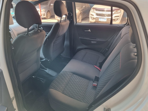 Imagen 10 de 11 de Volkswagen Crossfox 2015 1.6 Trendline Ll Alt