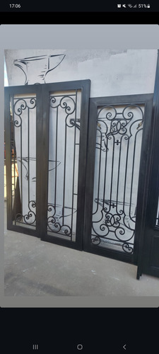 Puerta Forjada Estilo Antiguo Negro