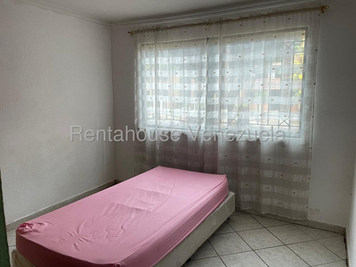 Ms Cómodo Apartamento De 3 Habitaciones, Con Closet, Tanque De Agua Y Bomba De Agua, Balcón Cerca Del Portón , Excelente Condominio Y Vigilancia Cerca De La Ujap . Semi Amoblado. Poblado San Diego
