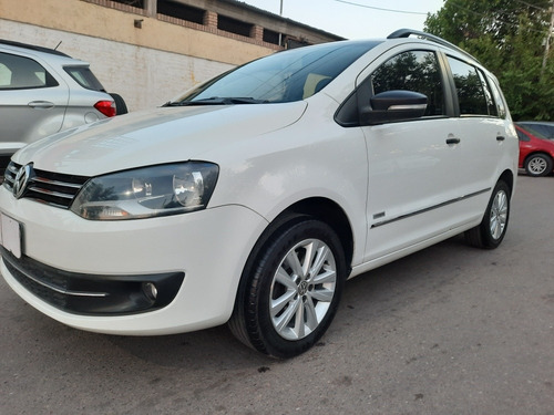 Imagen 6 de 18 de Volkswagen Suran 2014 1.6 Highline 101cv Cuero