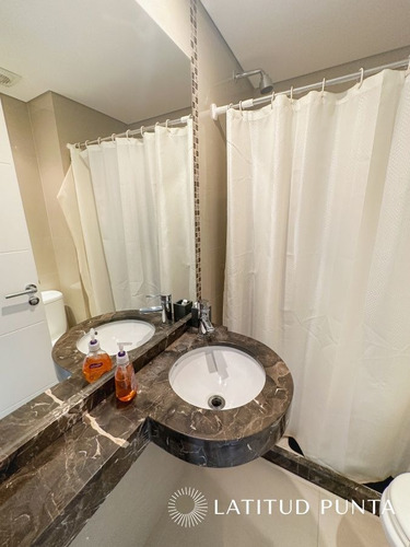 Imagen 19 de 23 de Apartamento En Casino Tower, 2 Dormitorios Y Medio - Punta Del Este Mansa