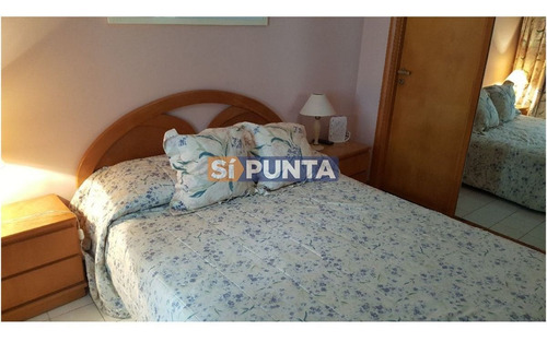 Imagen 13 de 27 de Apartamento De 2 Dormitorios Y 2 Baños A 1 Cuadra De Gorlero, Con Gran Terraza Y Parrillero Propio.