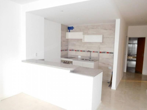 Imagen 2 de 9 de Venta Monoambiente Barracas Av. Montes De Oca
