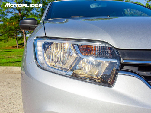 Imagen 18 de 25 de Renault Nuevo Logan Life 1.0 Ex. Full | Permuta / Financia