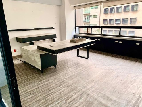 Polanco, 190m2, Divisiones En Cristal, 4 Privados, Sala De Juntas, Amplia Área Abierta De Trabajo, 3 Lugares De Estacionamiento, Vigilancia 24 Horas. Muy Cerca Del Metro Polanco